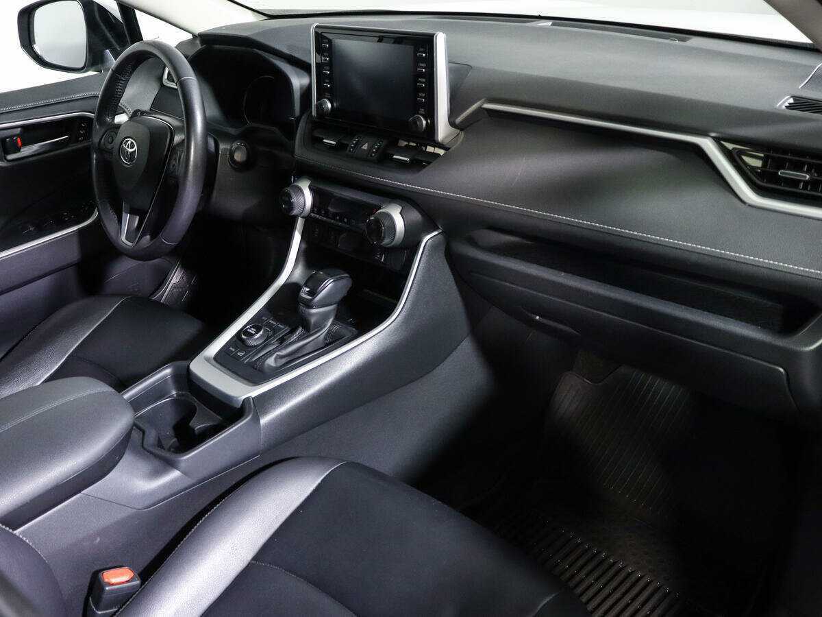 Toyota RAV4 2021 года с пробегом. Фото: #9