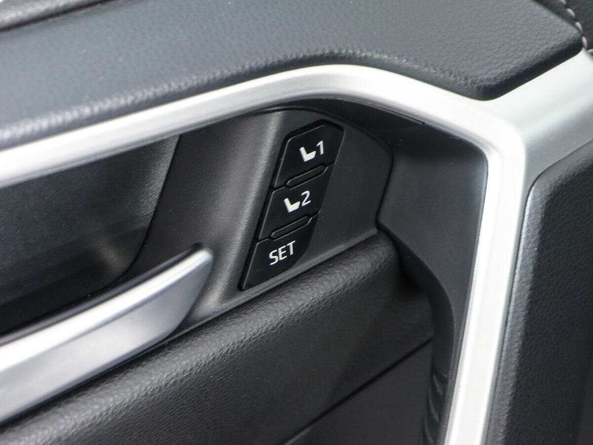 Toyota RAV4 2021 года с пробегом. Фото: #21