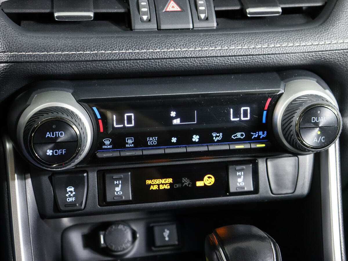 Toyota RAV4 2021 года с пробегом. Фото: #25