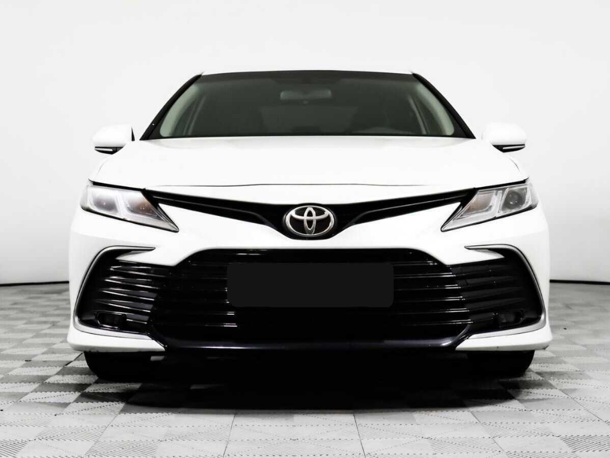 Toyota Camry 2021 года с пробегом. Фото: #1