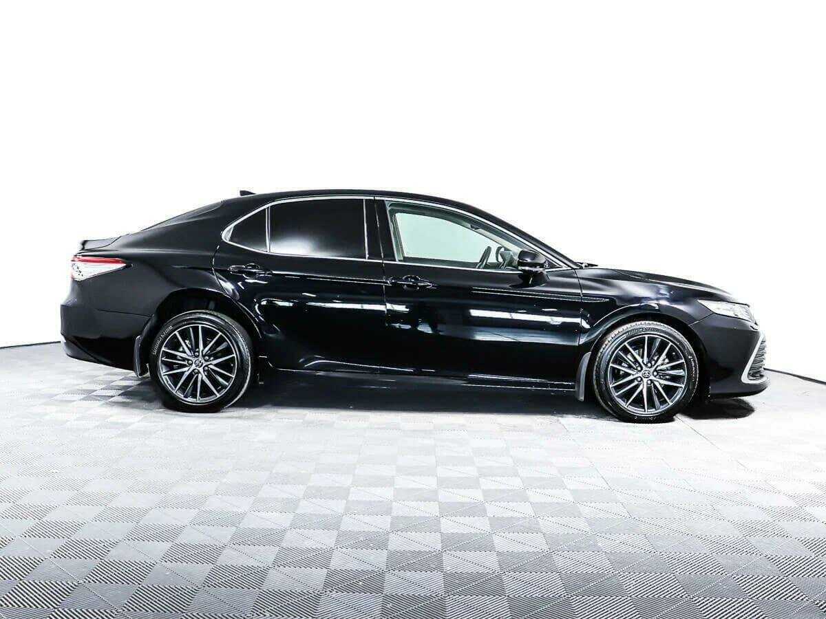 Toyota Camry 2021 года с пробегом. Фото: #3