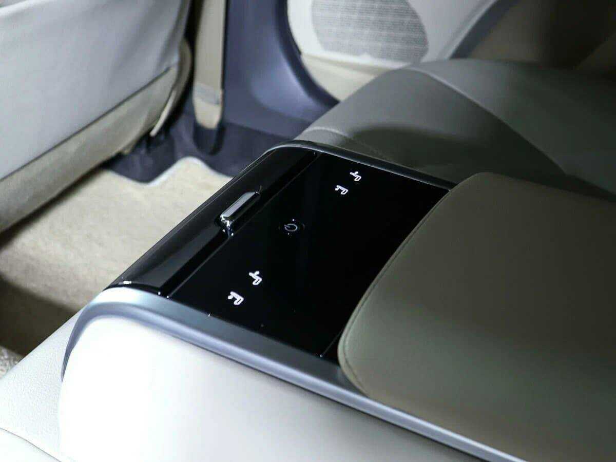 Toyota Camry 2021 года с пробегом. Фото: #19