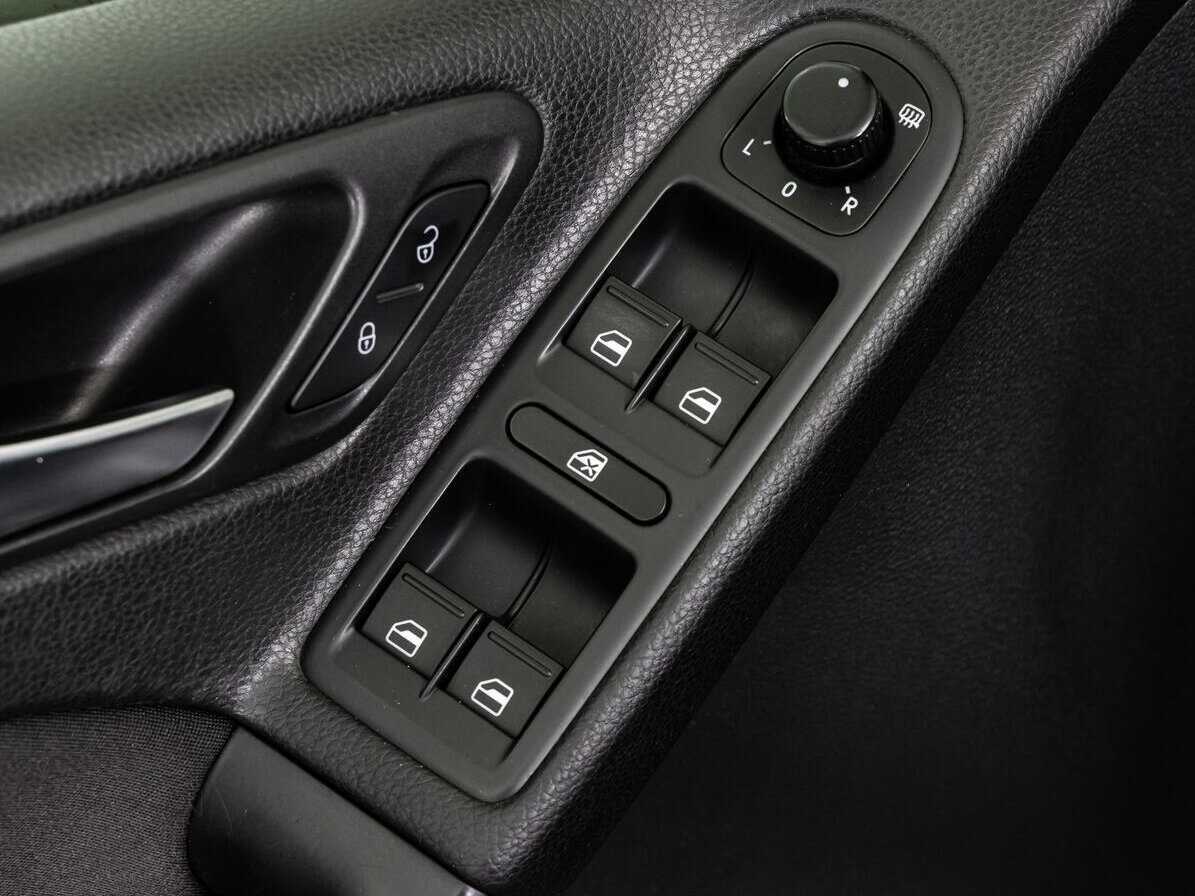 Б/У Фольксваген Гольф 2012 года. Фото: #15