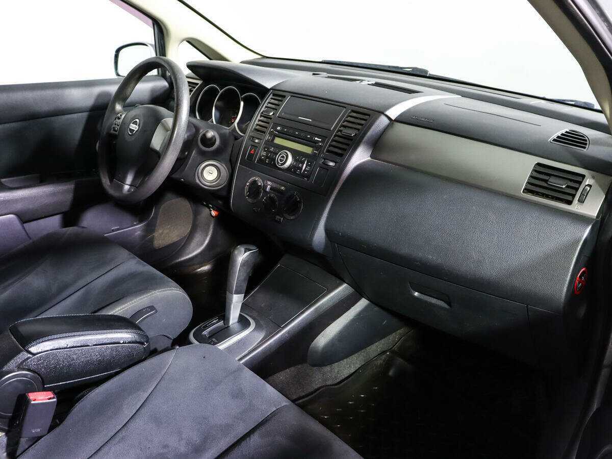 Nissan Tiida 2010 года с пробегом. Фото: #7