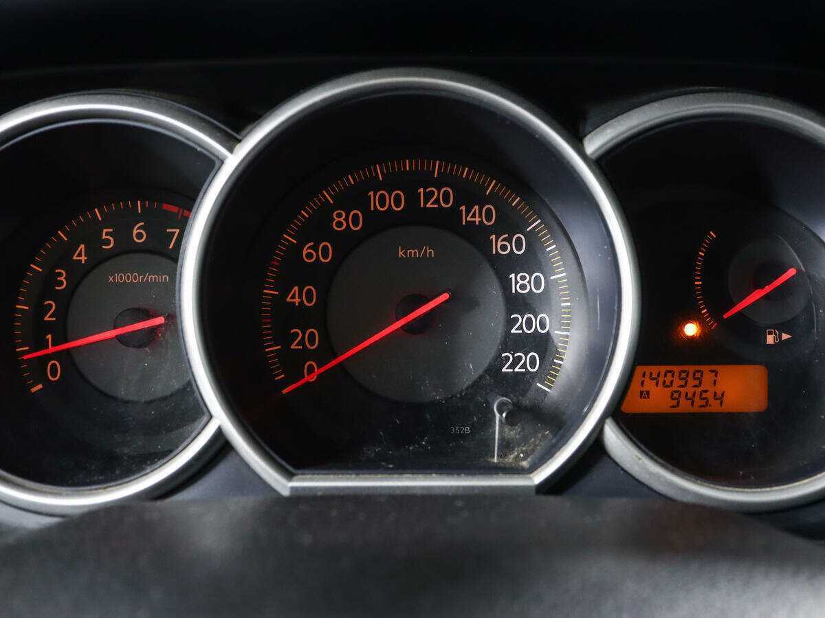 Nissan Tiida 2010 года с пробегом. Фото: #8