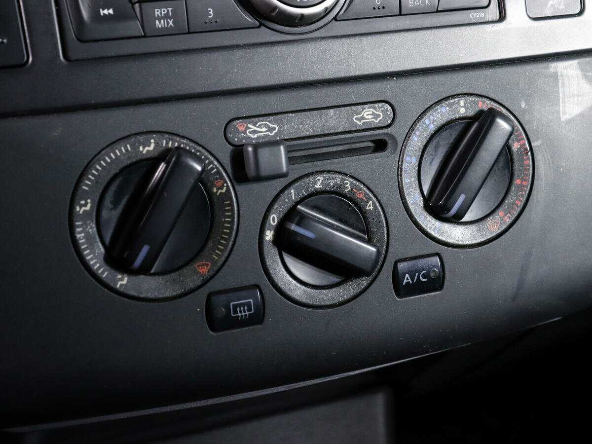 Nissan Tiida 2010 года с пробегом. Фото: #15