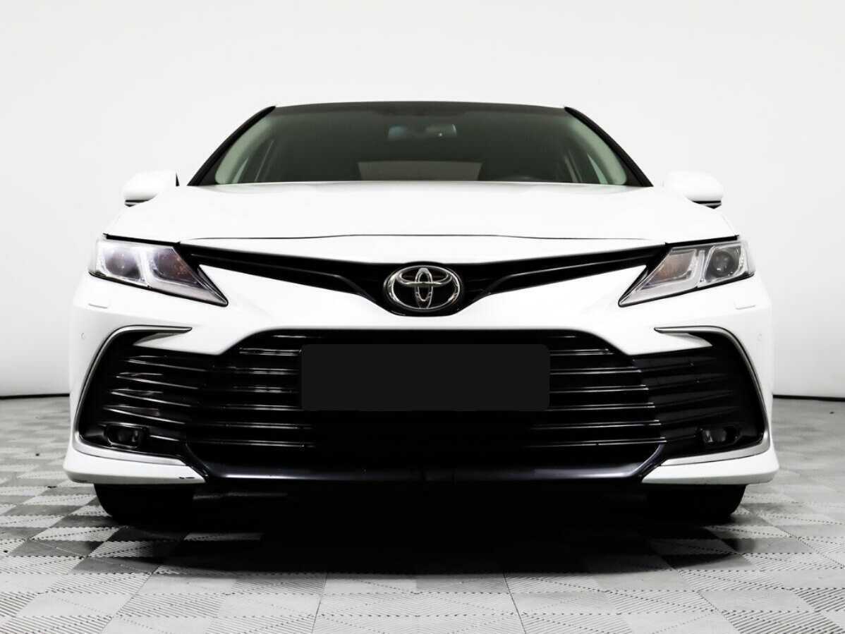 Toyota Camry 2021 года с пробегом. Фото: #1
