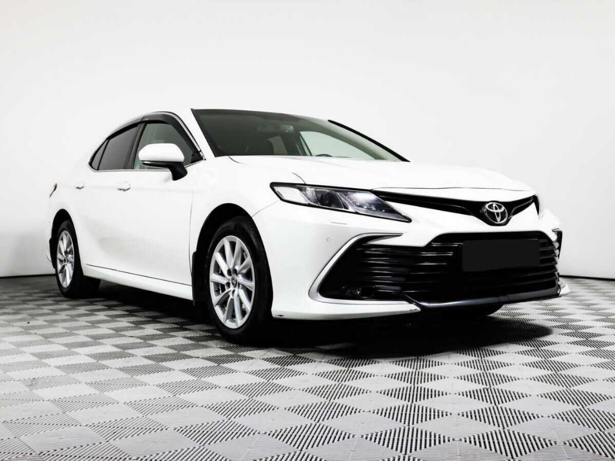 Toyota Camry 2021 года с пробегом. Фото: #2