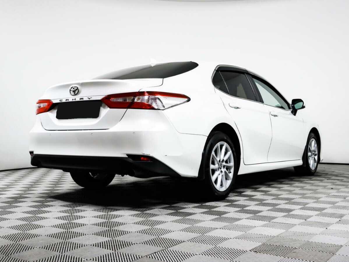 Toyota Camry 2021 года с пробегом. Фото: #4