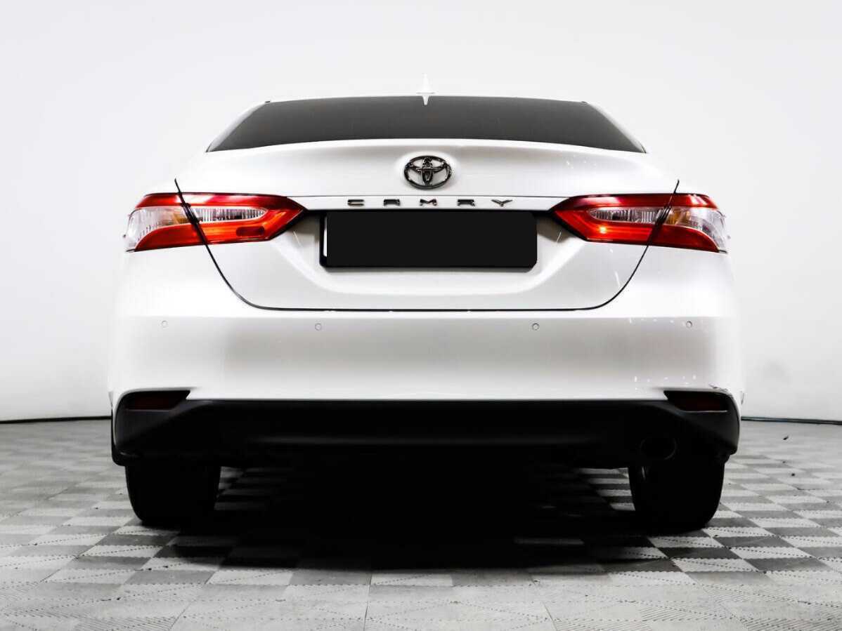 Toyota Camry 2021 года с пробегом. Фото: #5