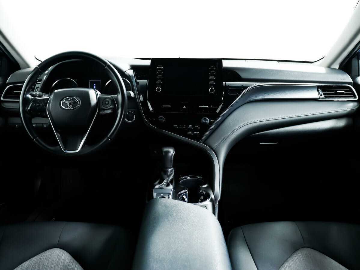 Toyota Camry 2021 года с пробегом. Фото: #10