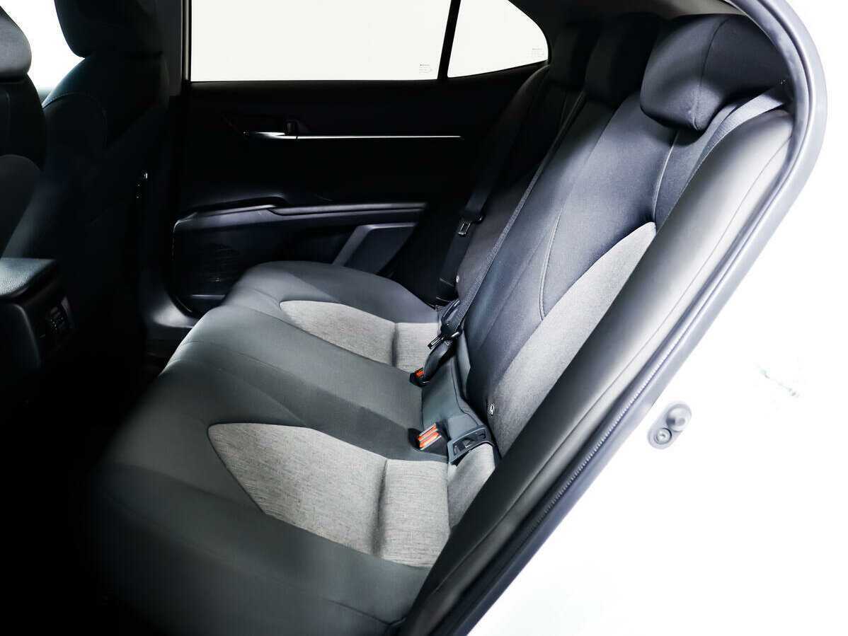 Toyota Camry 2021 года с пробегом. Фото: #11