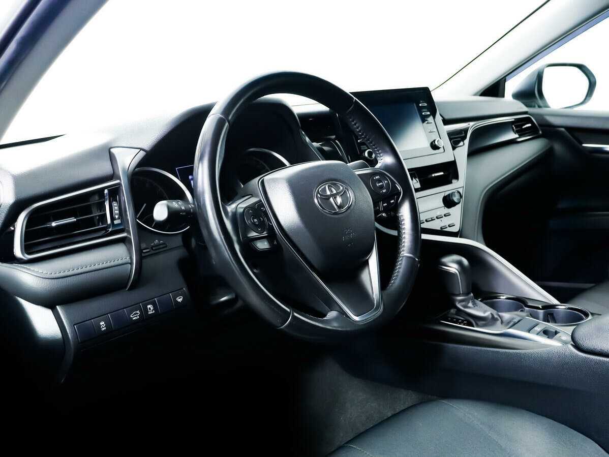Toyota Camry 2021 года с пробегом. Фото: #12