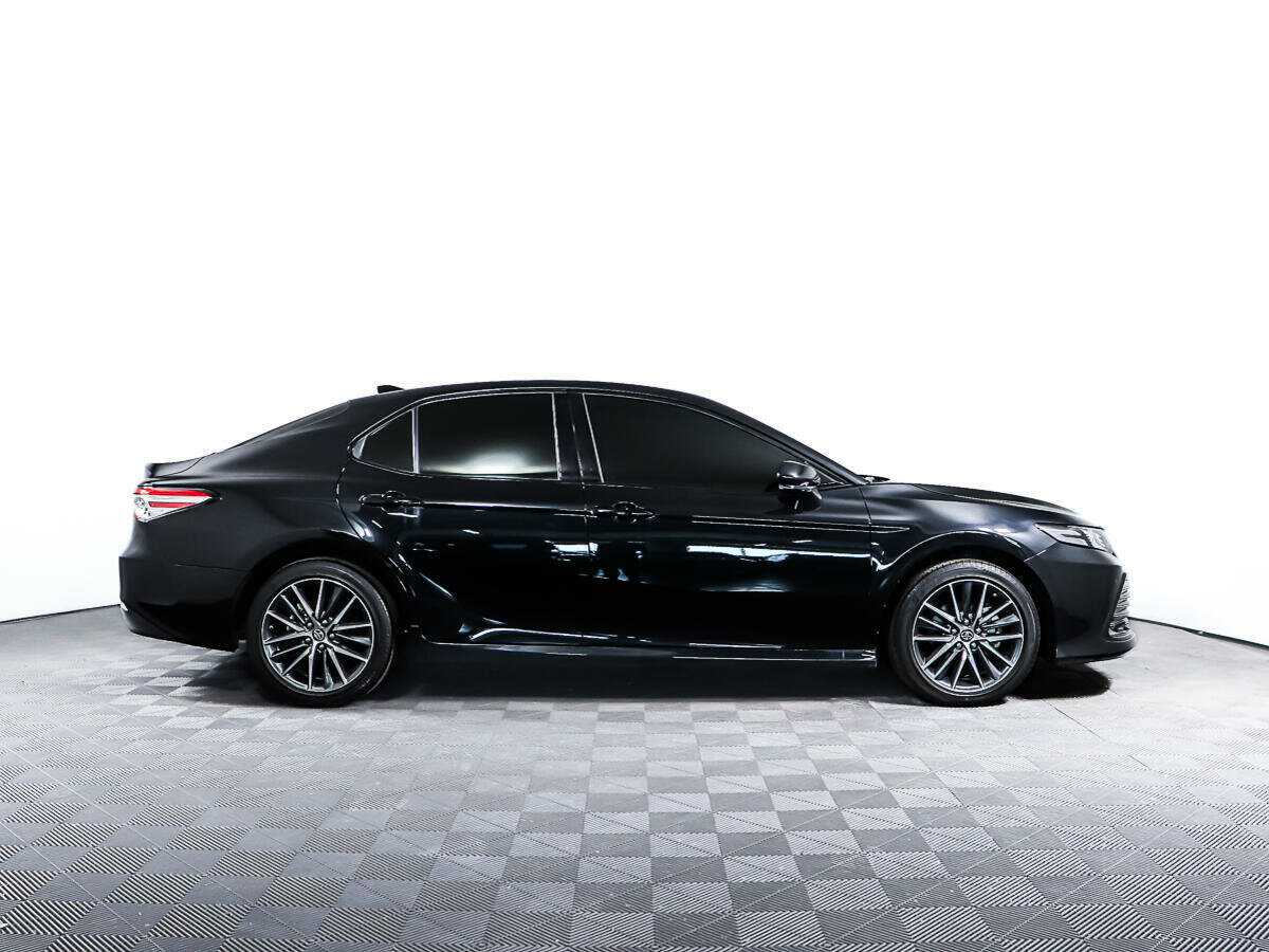 Toyota Camry 2023 года с пробегом. Фото: #3