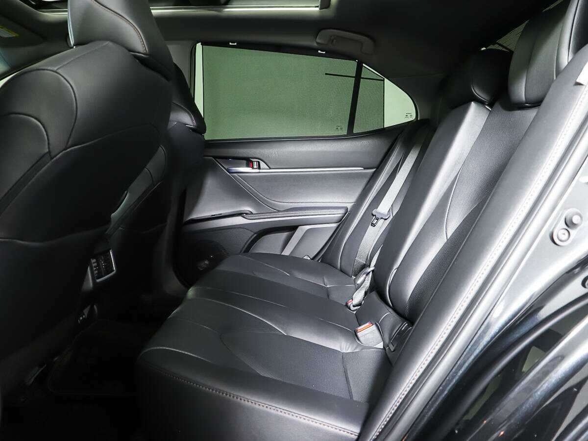 Toyota Camry 2023 года с пробегом. Фото: #10