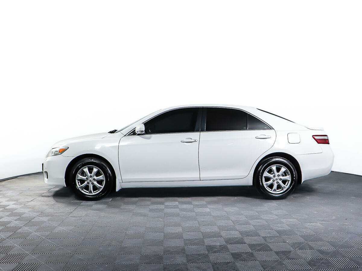 Toyota Camry 2010 года с пробегом. Фото: #7