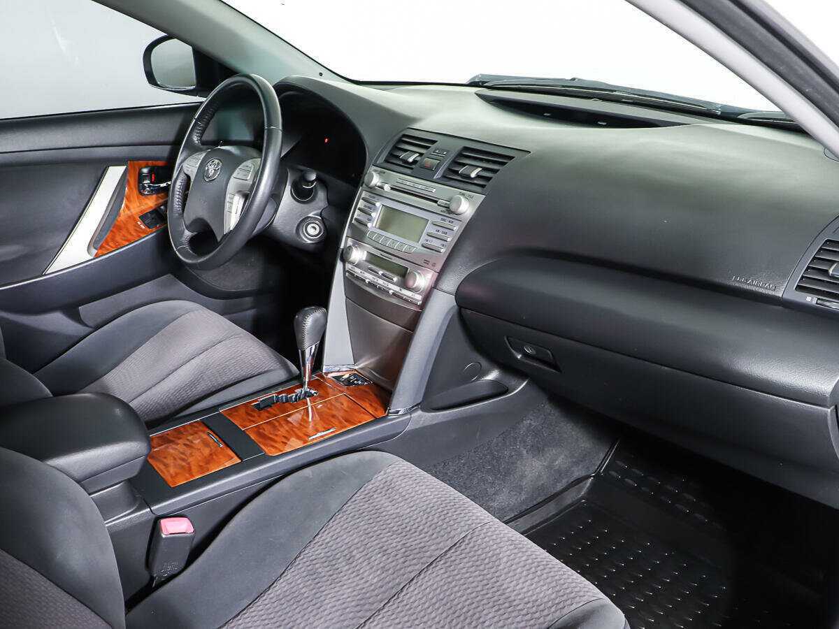 Toyota Camry 2010 года с пробегом. Фото: #8
