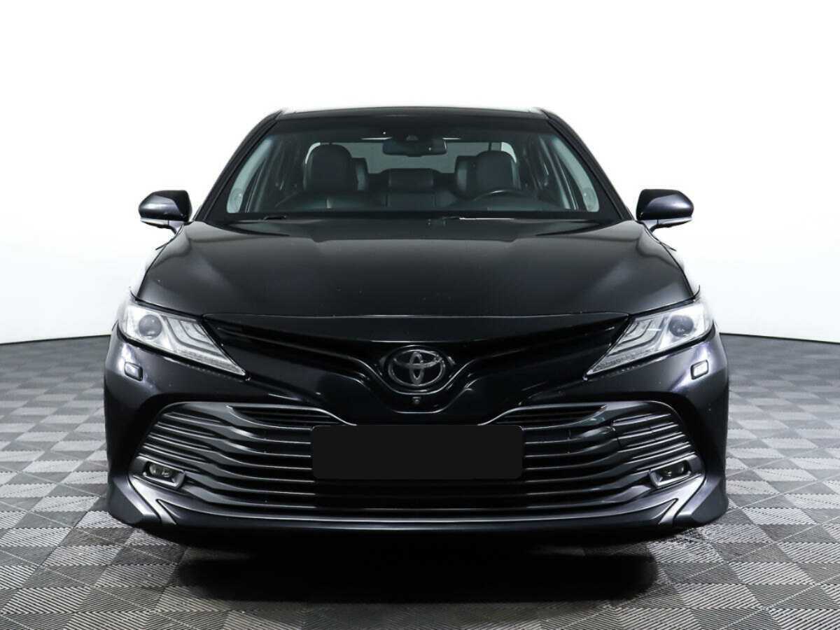 Toyota Camry 2018 года с пробегом. Фото: #1