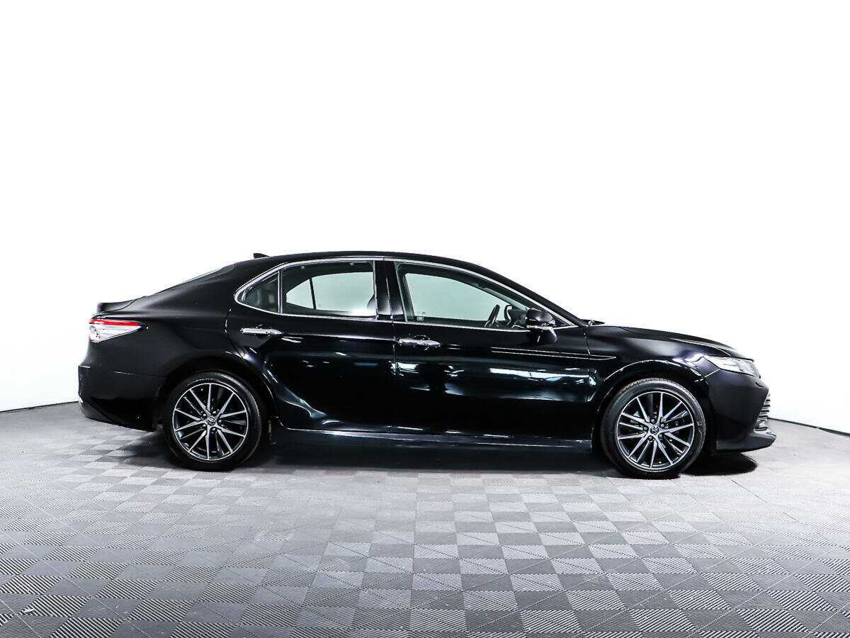 Toyota Camry 2018 года с пробегом. Фото: #3