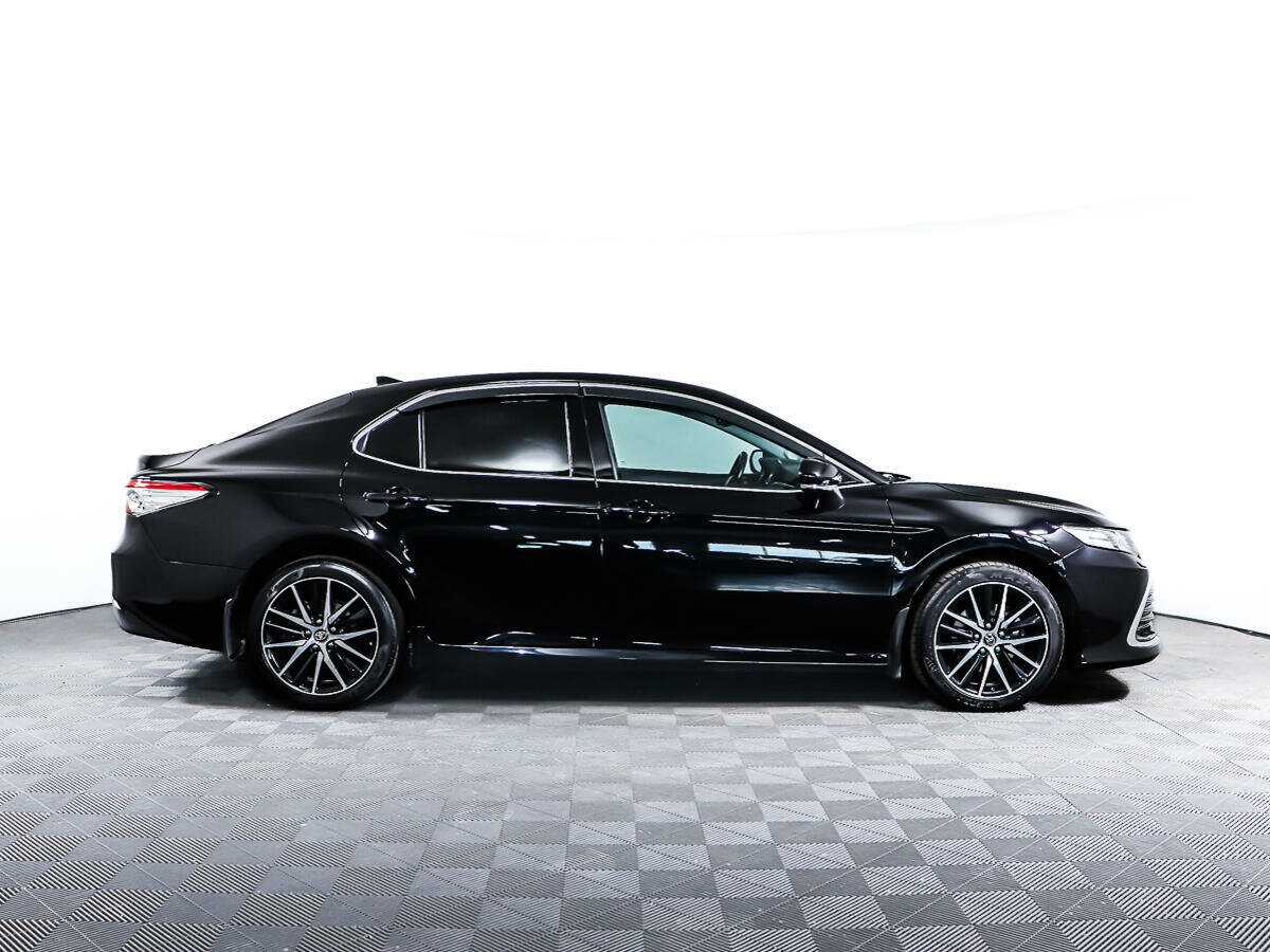 Toyota Camry 2021 года с пробегом. Фото: #3