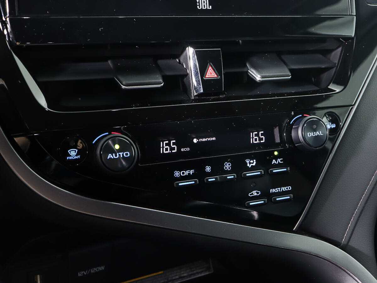 Toyota Camry 2021 года с пробегом. Фото: #17