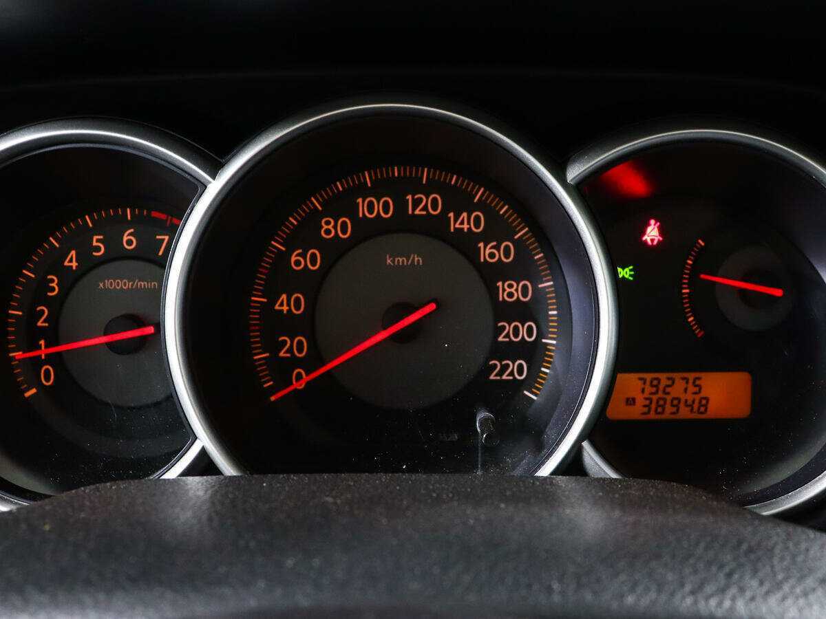 Nissan Tiida 2010 года с пробегом. Фото: #8