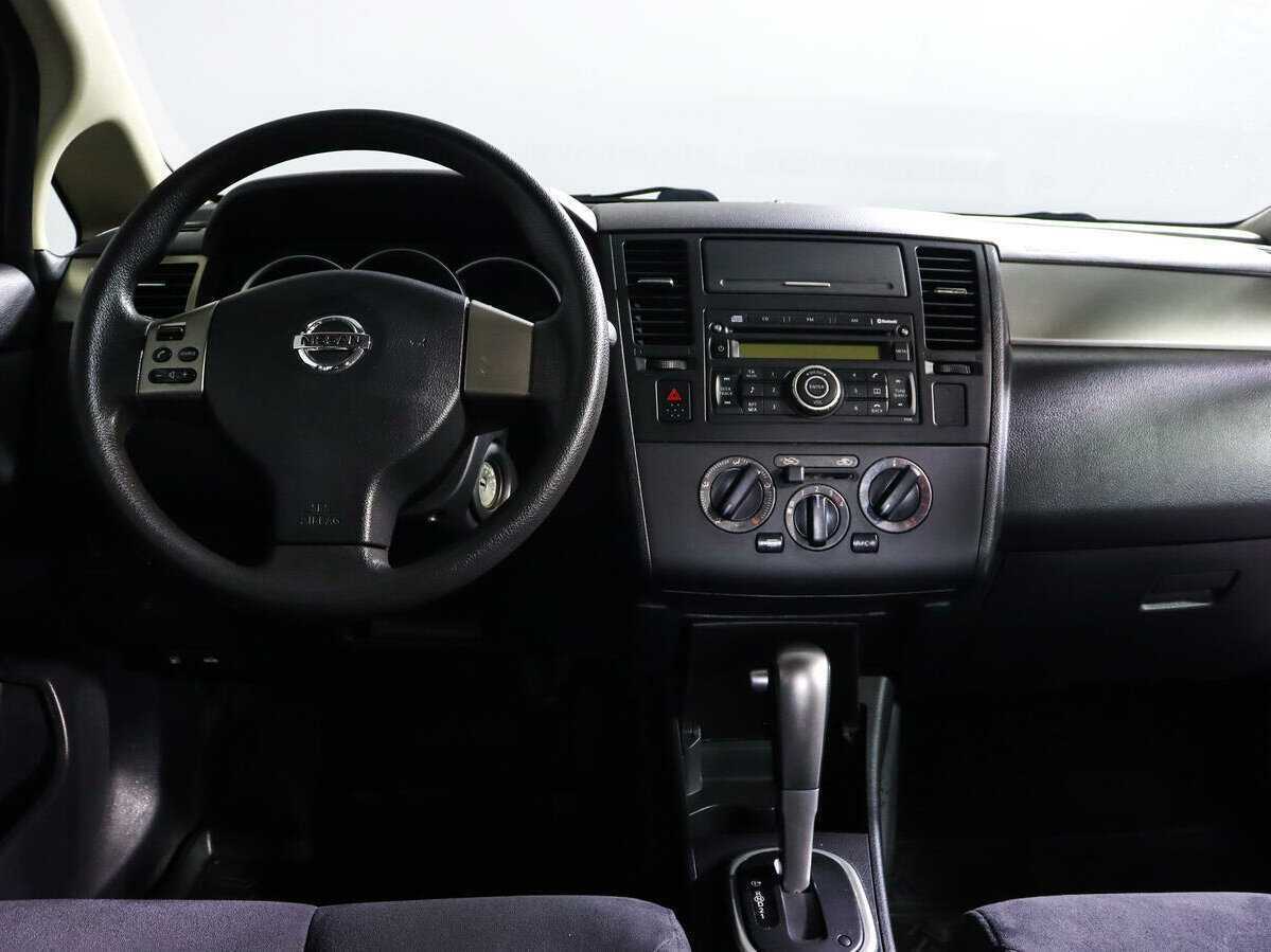 Nissan Tiida 2010 года с пробегом. Фото: #9