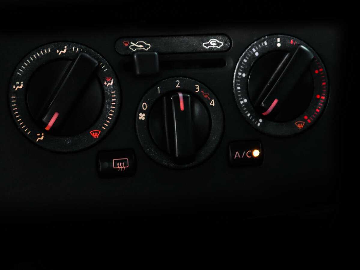 Nissan Tiida 2010 года с пробегом. Фото: #12