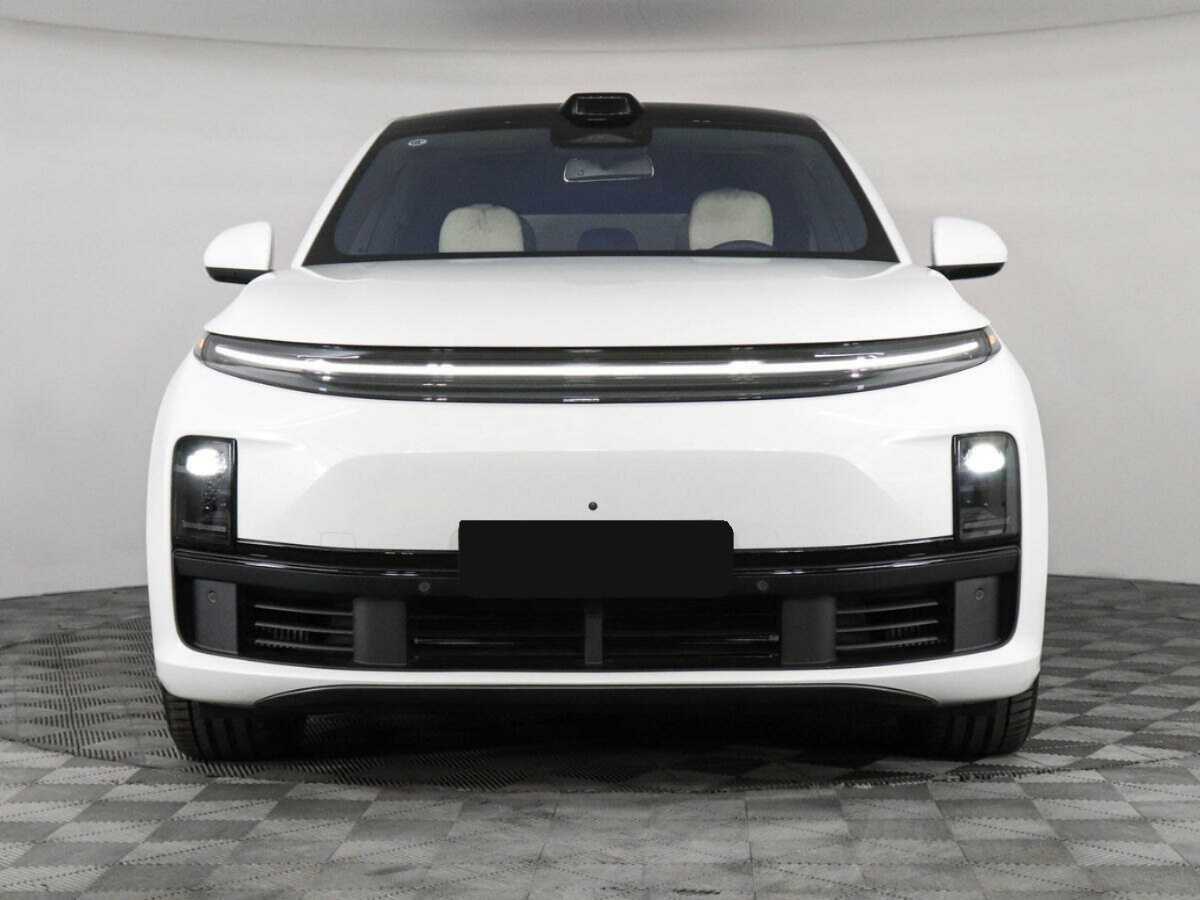 LiXiang L7 2024 года с пробегом. Фото: #1