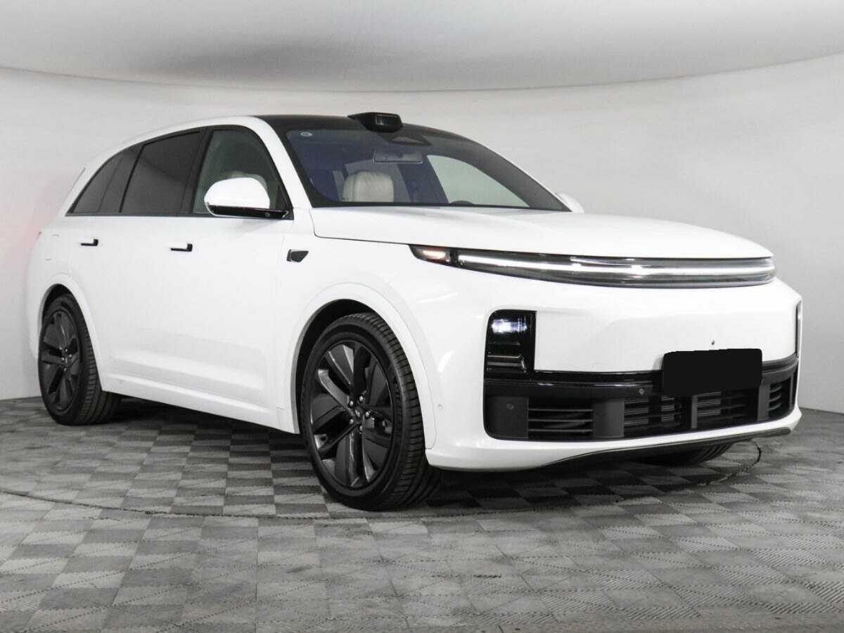 LiXiang L7 2024 года с пробегом. Фото: #2