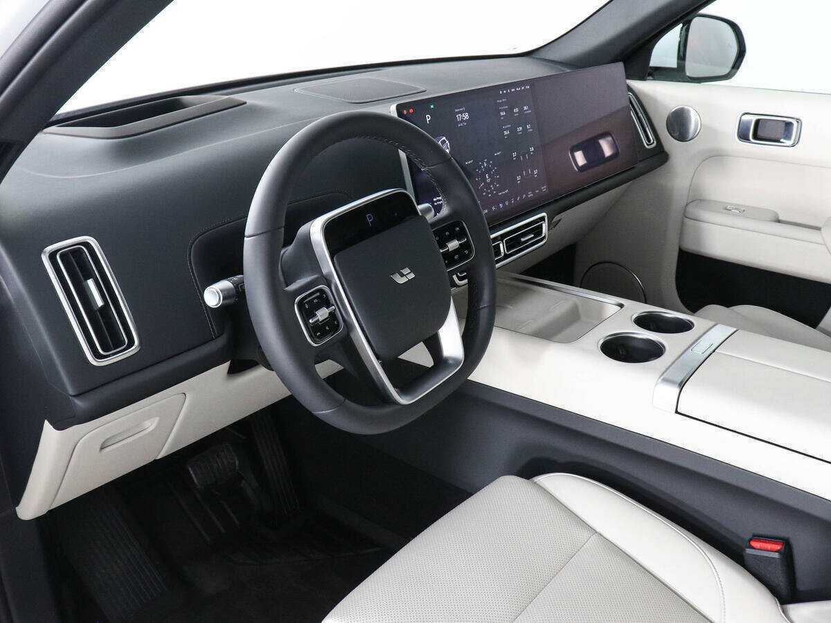 LiXiang L7 2024 года с пробегом. Фото: #8