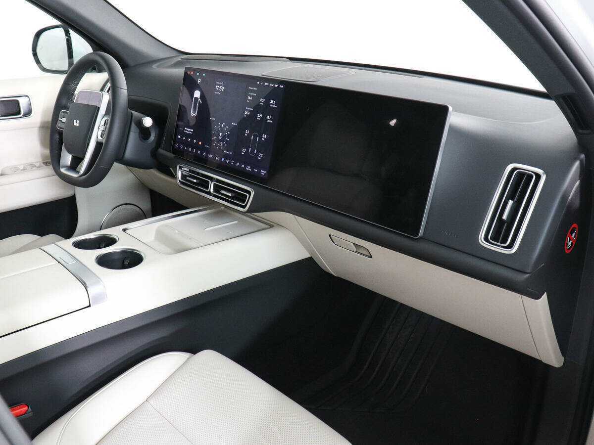 LiXiang L7 2024 года с пробегом. Фото: #9