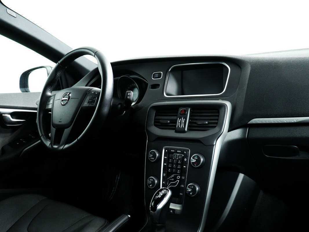 Volvo V40 Cross Country 2017 года с пробегом. Фото: #8