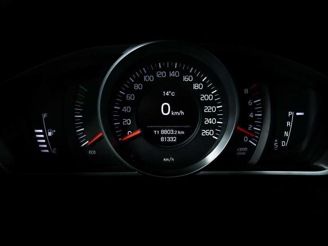 Volvo V40 Cross Country 2017 года с пробегом. Фото: #9