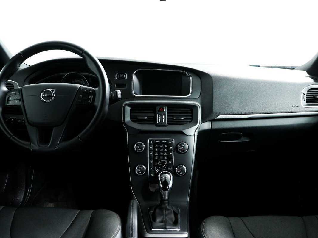 Volvo V40 Cross Country 2017 года с пробегом. Фото: #10