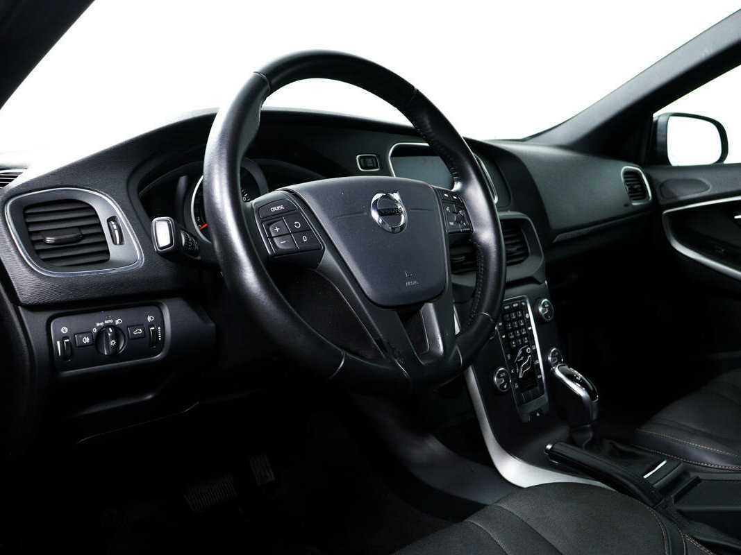 Volvo V40 Cross Country 2017 года с пробегом. Фото: #12