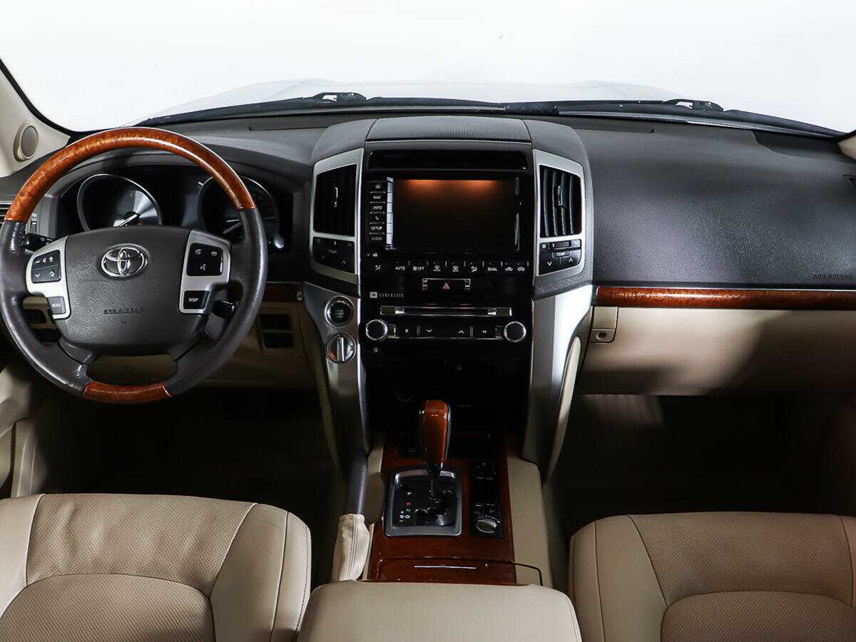 Toyota Land Cruiser 2014 года с пробегом. Фото: #10