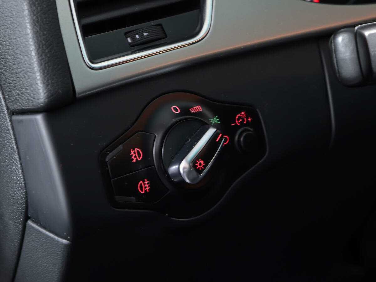 Audi A4 2011 года с пробегом. Фото: #16