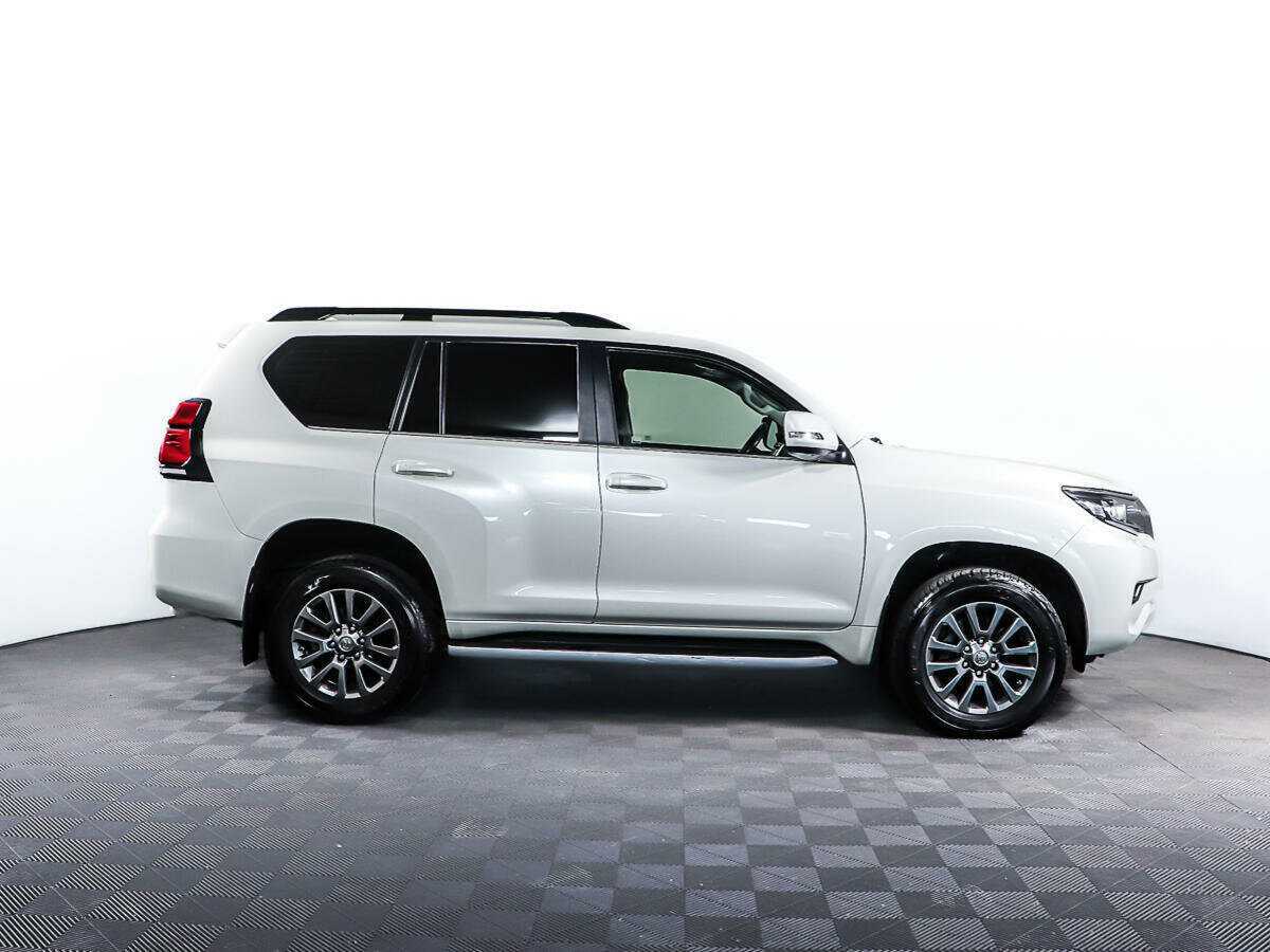 Toyota Land Cruiser Prado 2020 года с пробегом. Фото: #3