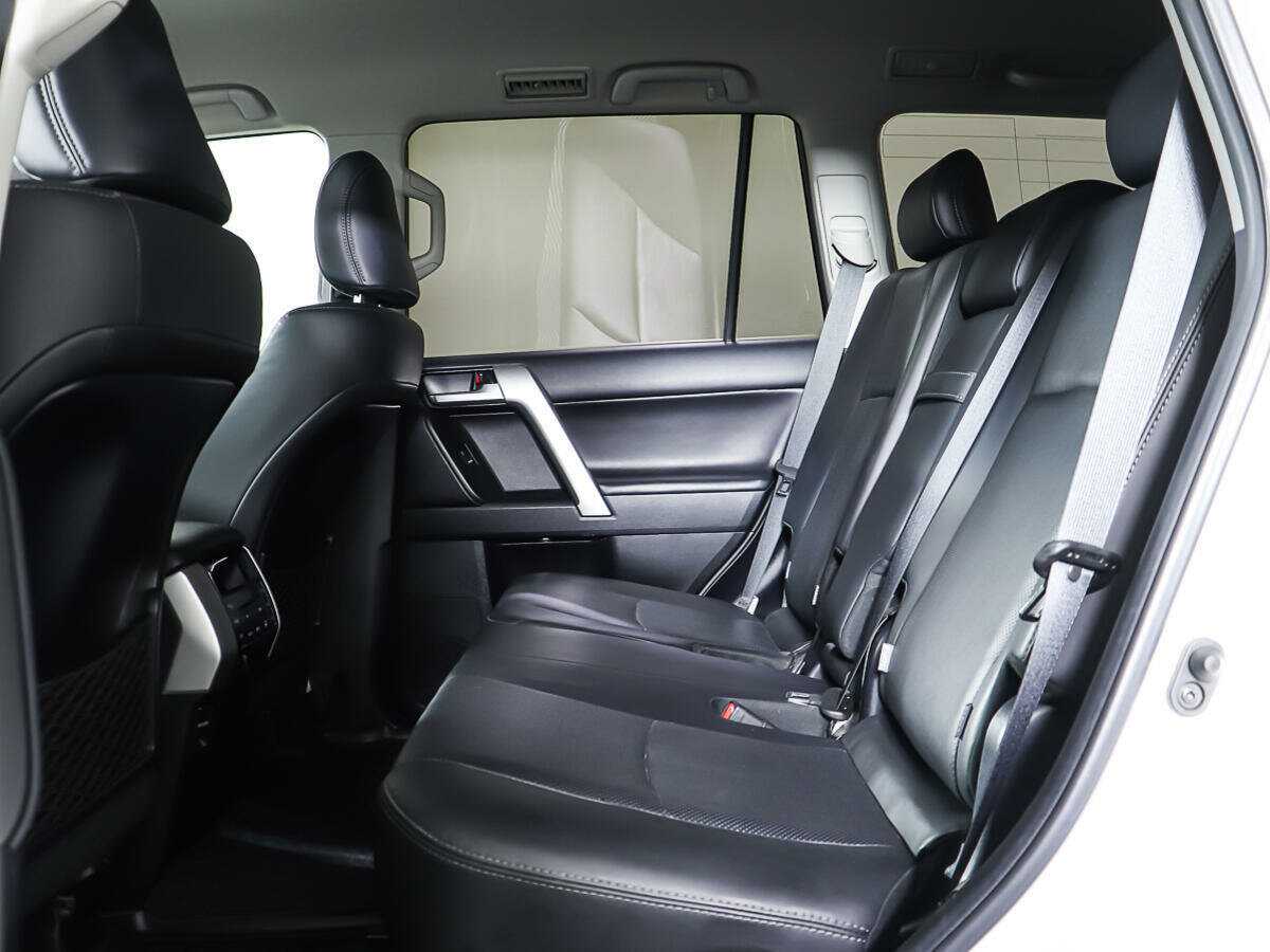 Toyota Land Cruiser Prado 2020 года с пробегом. Фото: #9