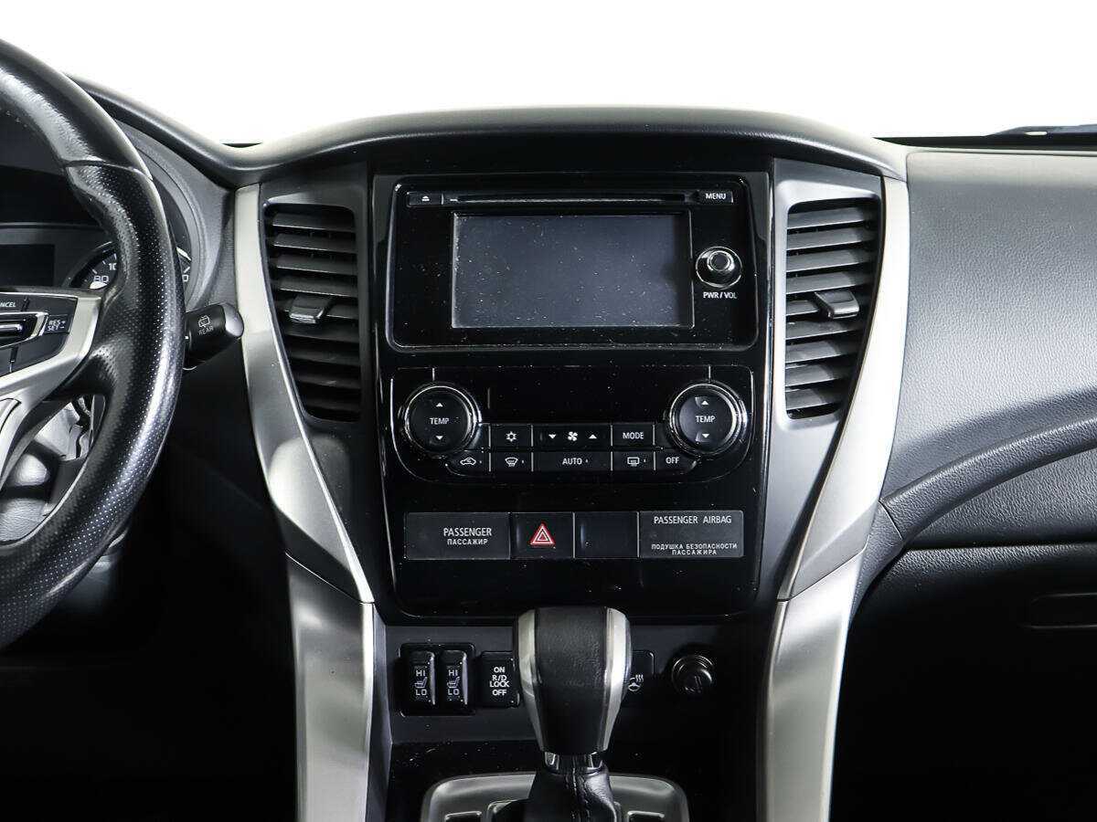 Mitsubishi Pajero Sport 2016 года с пробегом. Фото: #11