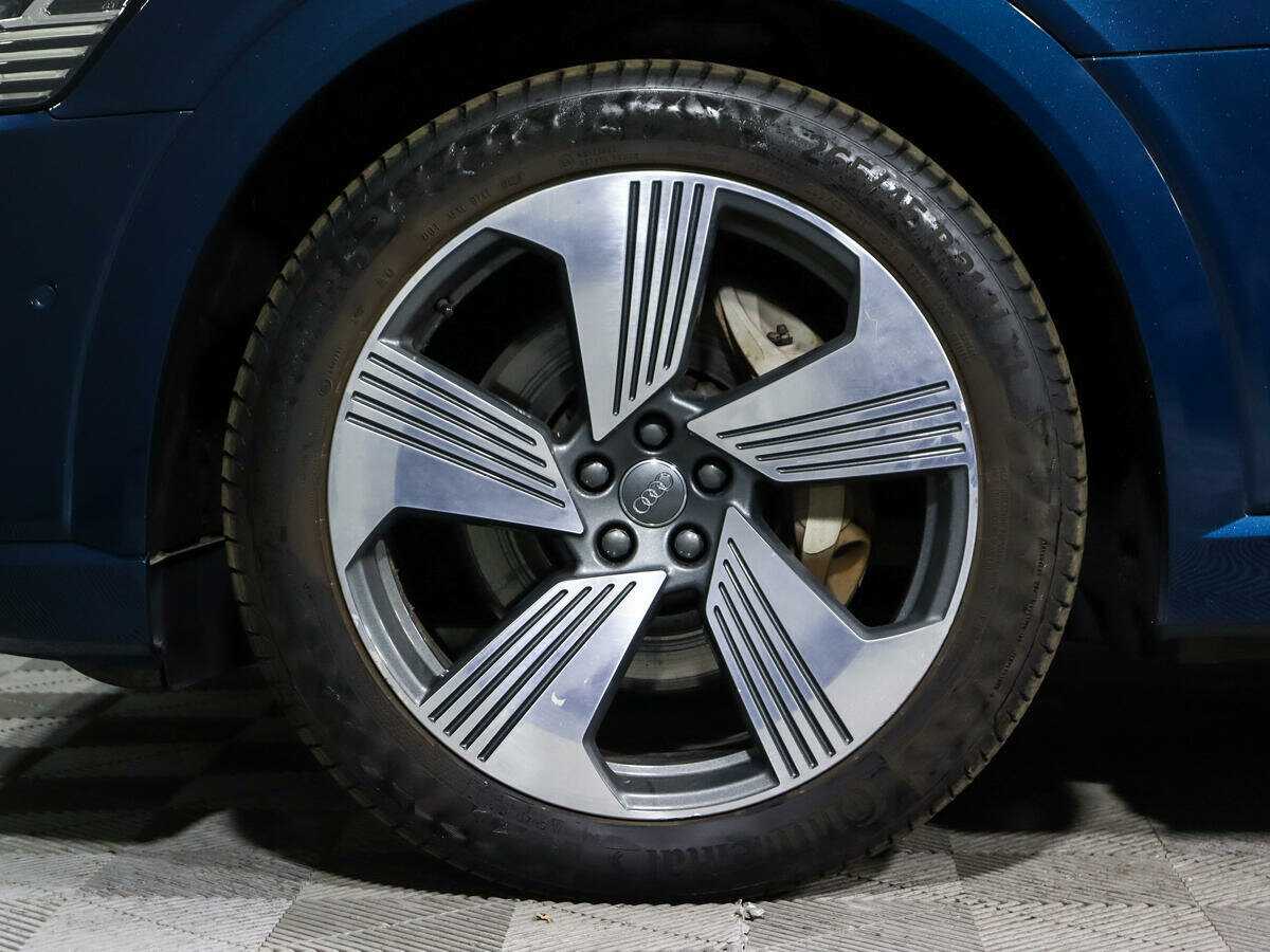 Audi e-tron 2019 года с пробегом. Фото: #12