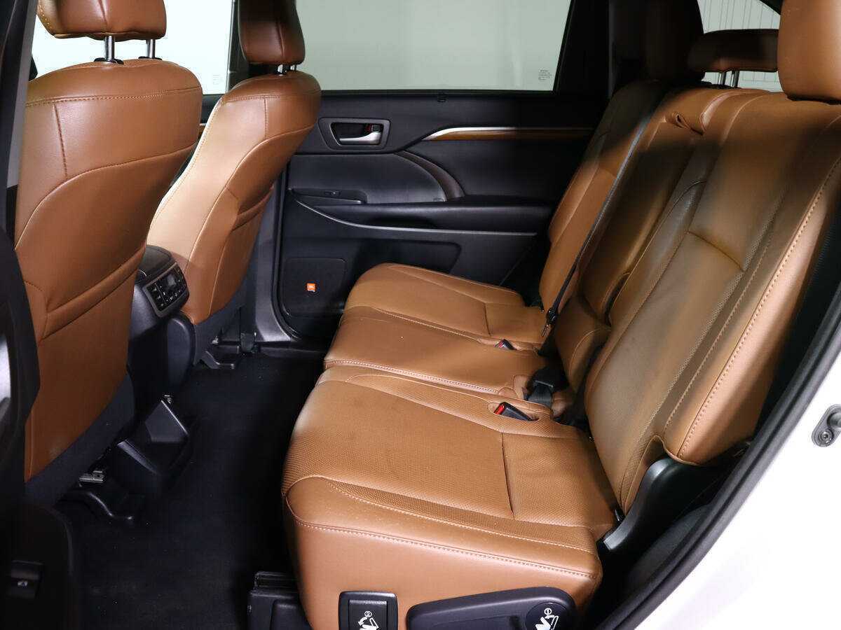 Toyota Highlander 2017 года с пробегом. Фото: #6