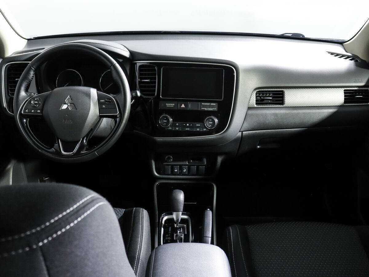 Mitsubishi Outlander 2018 года с пробегом. Фото: #9