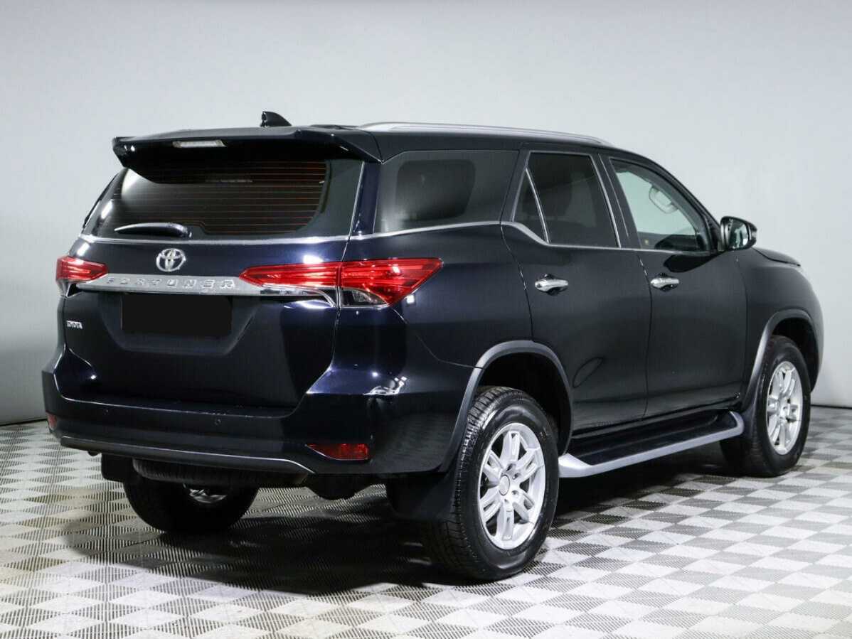 Toyota Fortuner 2017 года с пробегом. Фото: #3
