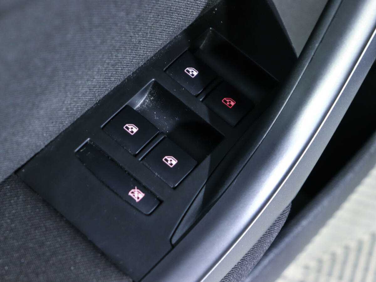 Б/У Опель Астра 2014 года. Фото: #13