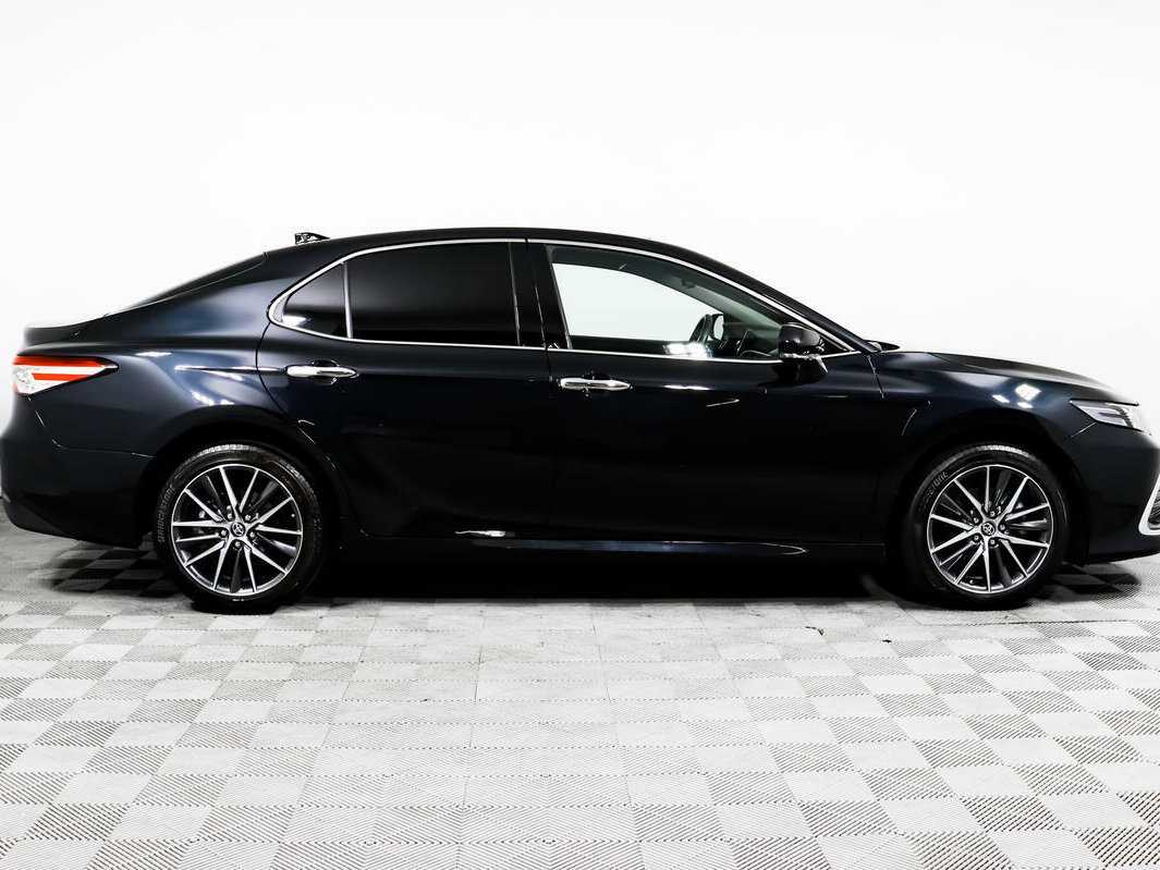 Toyota Camry 2022 года с пробегом. Фото: #3