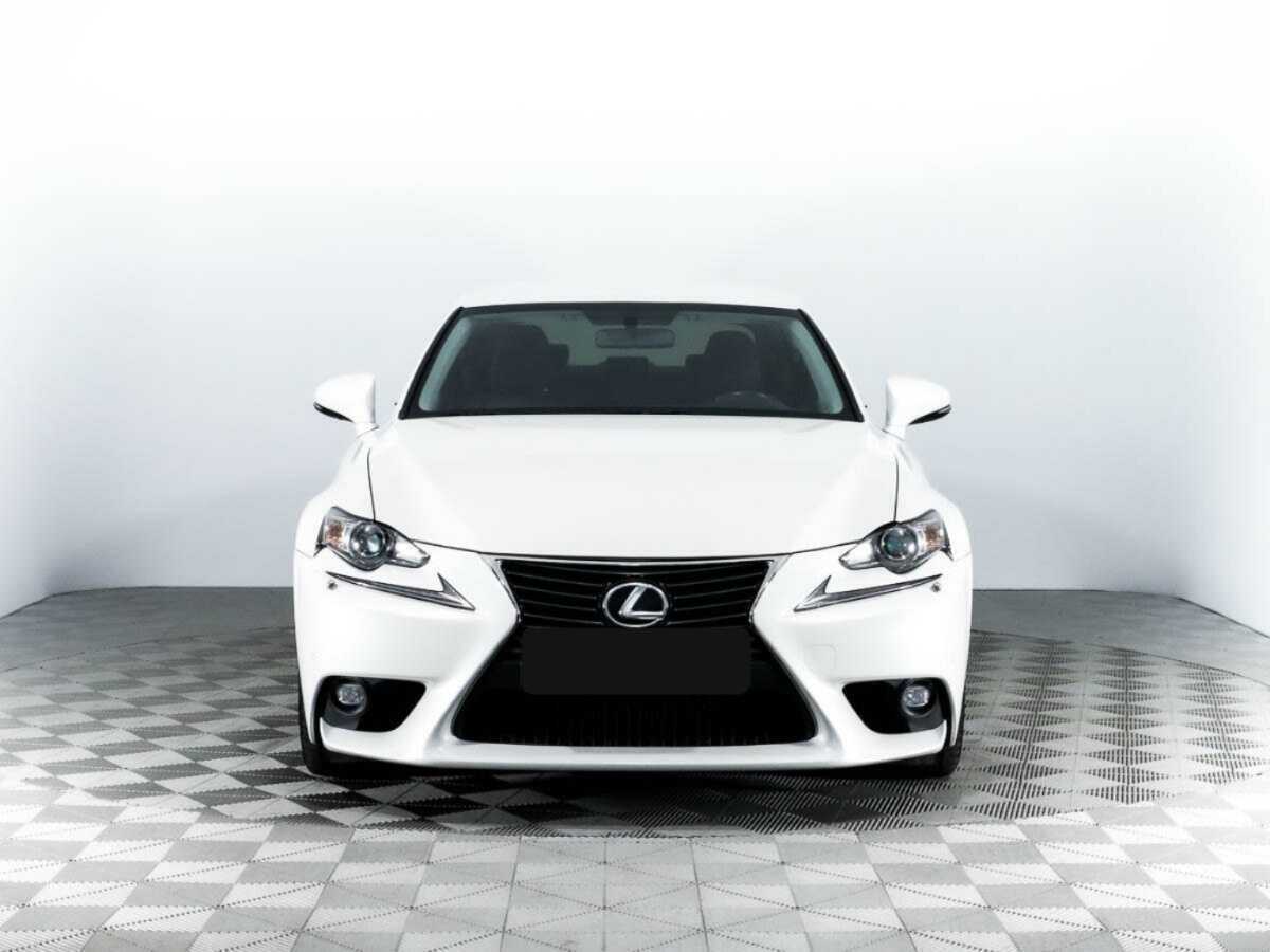 Lexus IS 2015 года с пробегом. Фото: #1