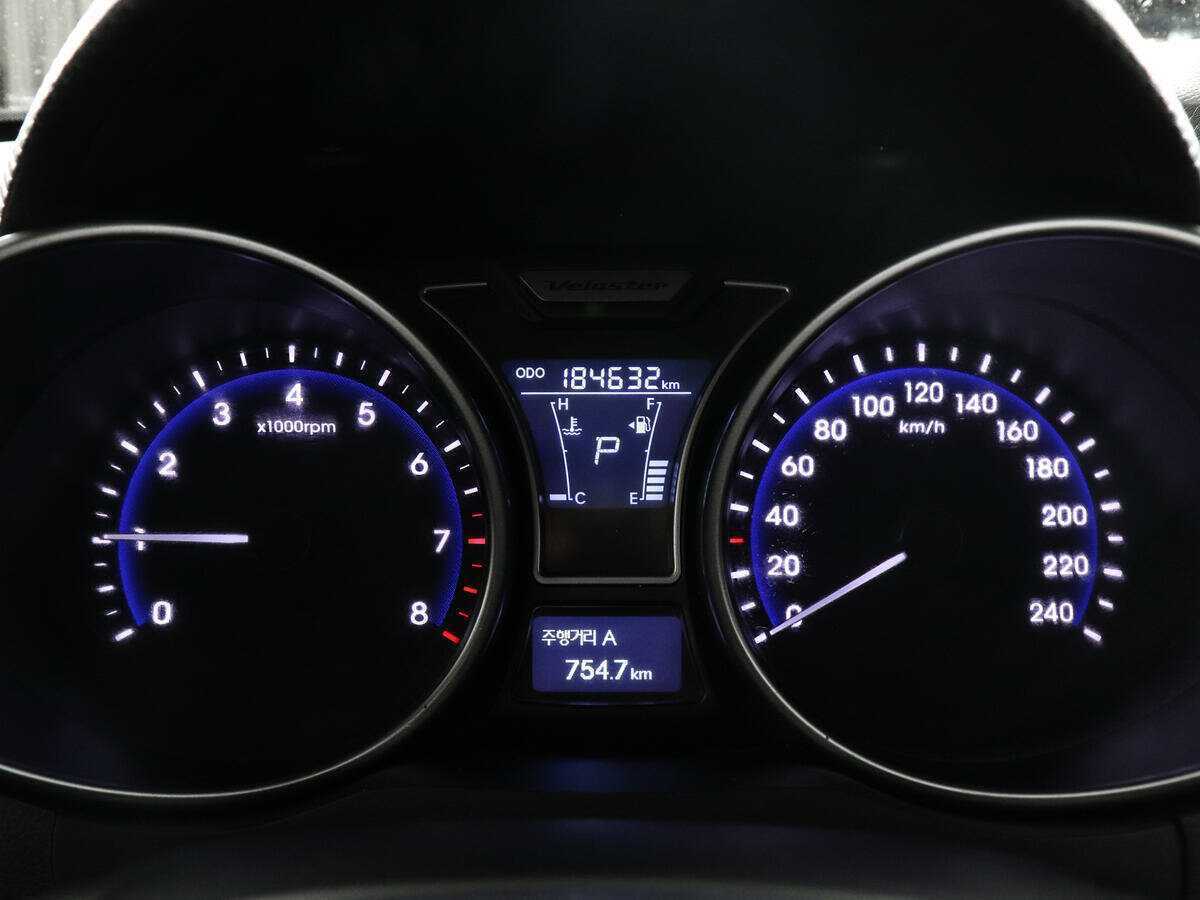 Hyundai Veloster 2011 года с пробегом. Фото: #9