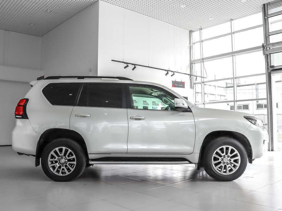 Toyota Land Cruiser Prado 2019 года с пробегом. Фото: #3